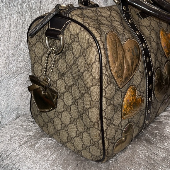 Vintage Gucci monogram Preloved in great condition the hearts do have some wear - Picture 8 of 14